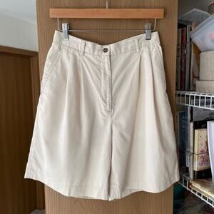 Vintage 90s Cutter & Buck Womens Shorts 8 Cream Pleated High Rise Retro Preppy